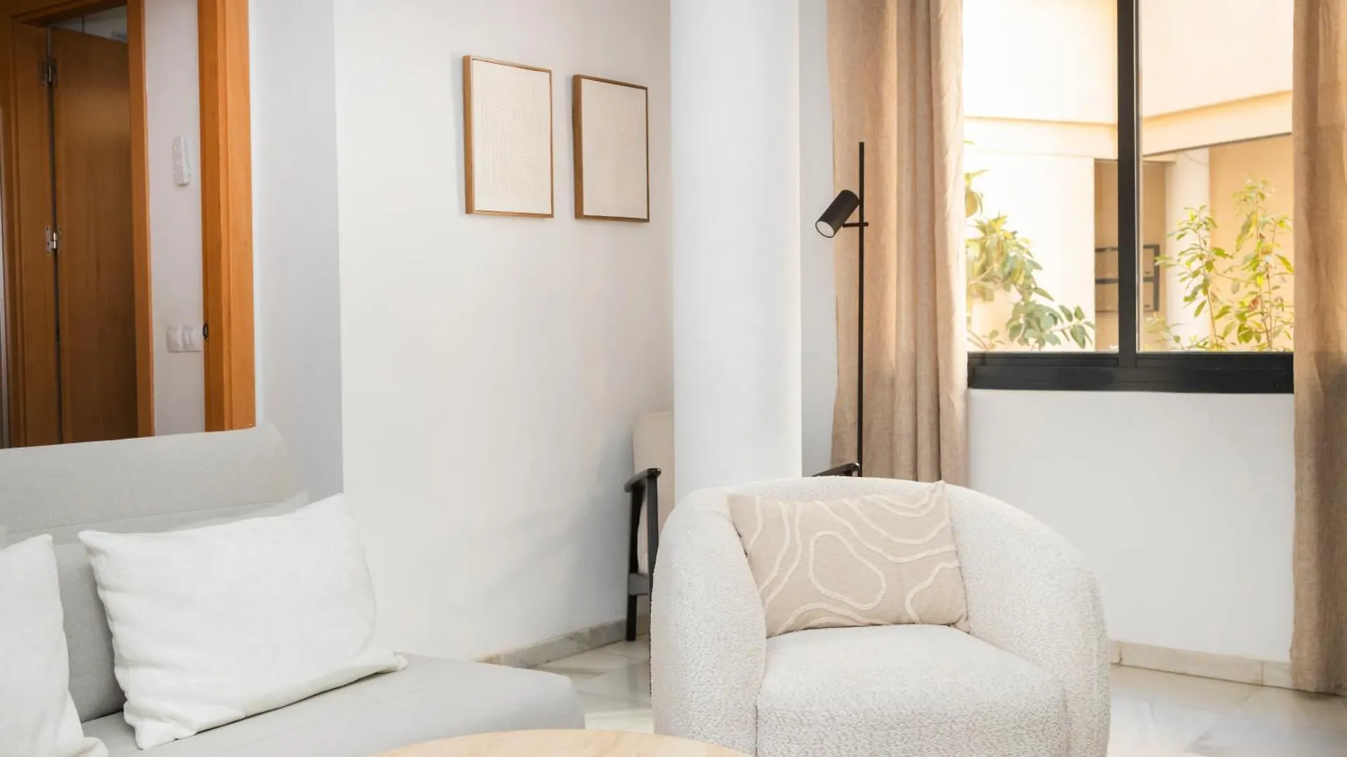 Las Columnas De Hercules - Great Location! Seville Apartment